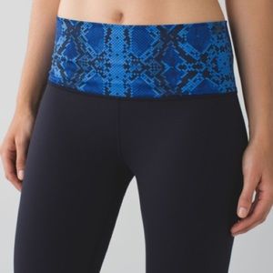 Lululemon Groove Pant III Blue Snakeskin